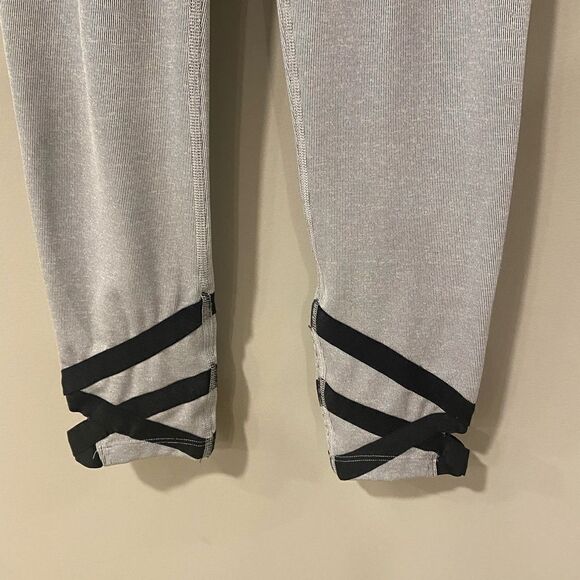 Beyond Yoga Overture‎ Strappy Ballet Leggings Gray Size S - Picture 3 of 6